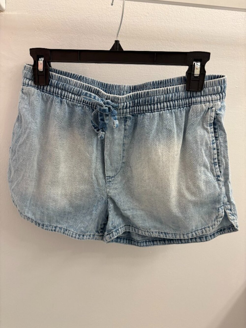 Aerie women's drawstring denim shorts (Small)